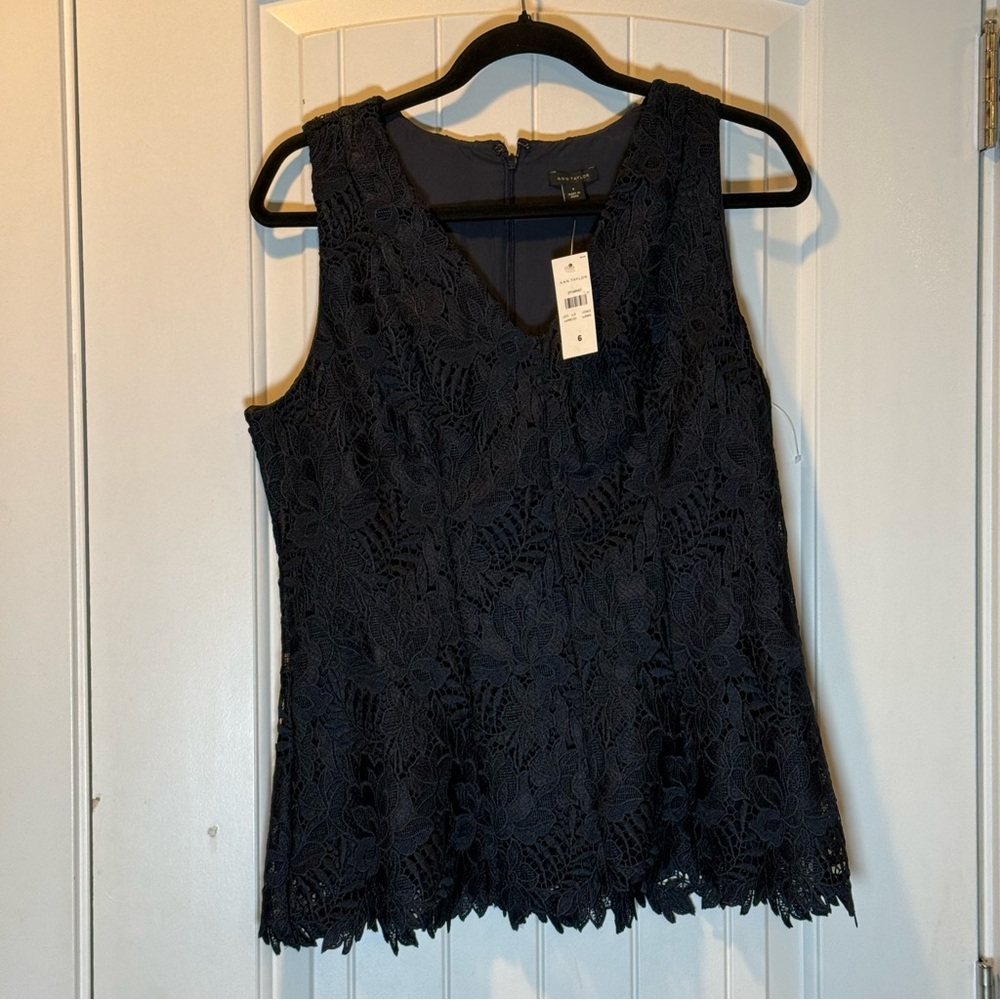 Ann Taylor Navy Lace V-Neck Blouse fully lined, size 6